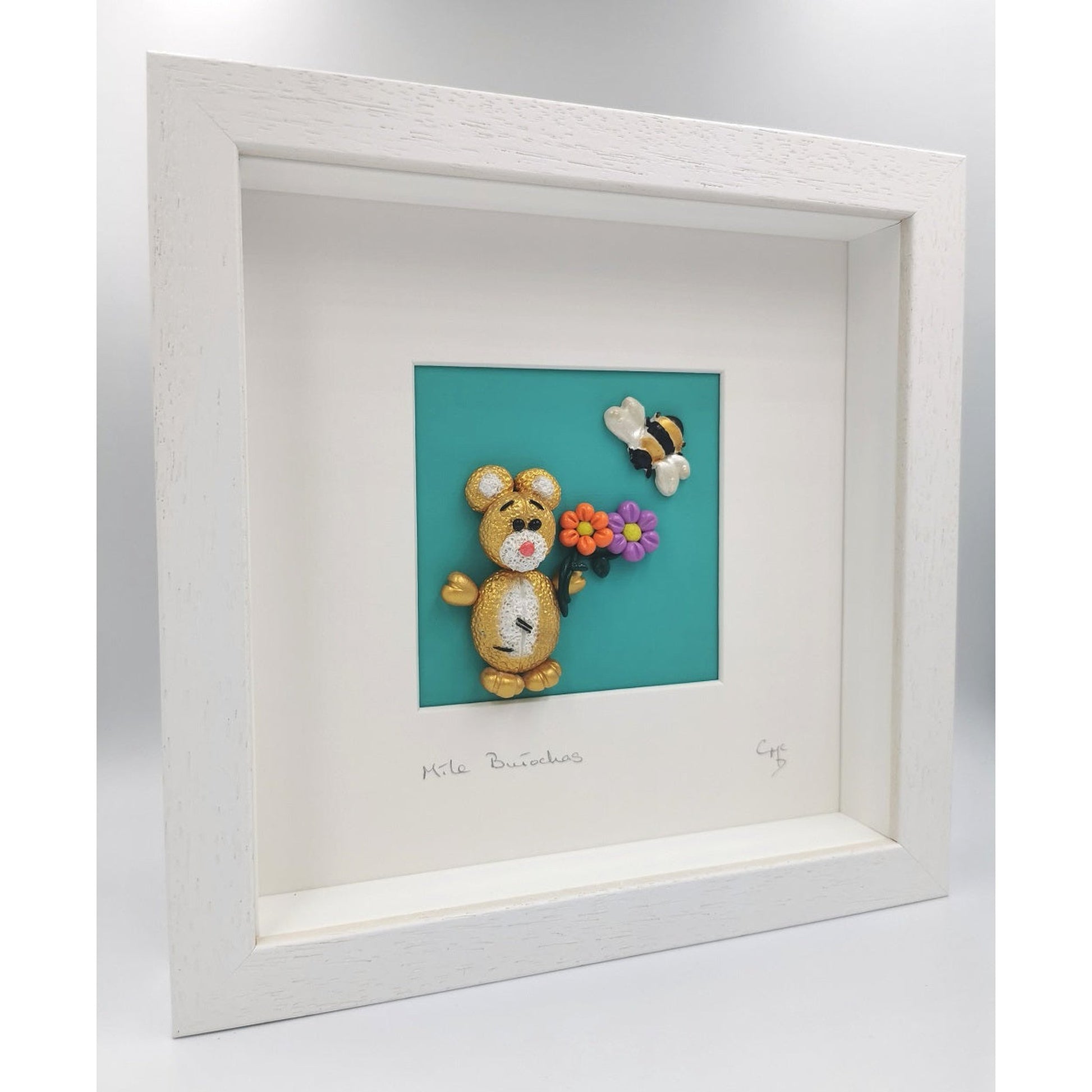 'Mile Buiochas' - Clay Bear holding flowers/Irish Thank You Wall Art