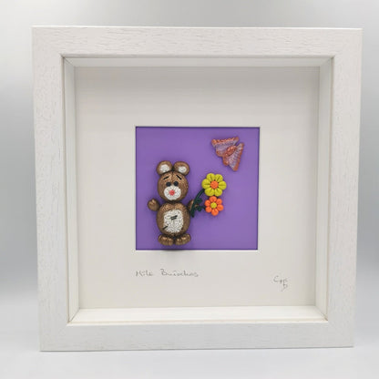 'Mile Buiochas' - Clay Bear holding flowers/Irish Thank You Wall Art